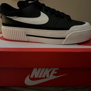 Nike Legacy Lift Sneaker